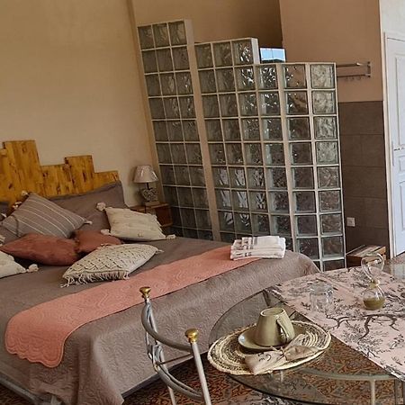 Bed and Breakfast Chez Dedou Et Madou Florensac Экстерьер фото