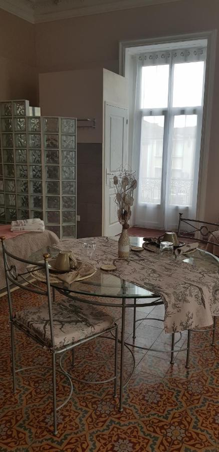 Bed and Breakfast Chez Dedou Et Madou Florensac Экстерьер фото